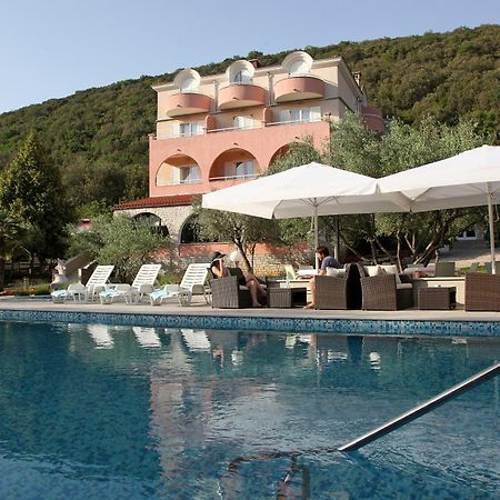 Hotel Carmen クルニカ エクステリア 写真