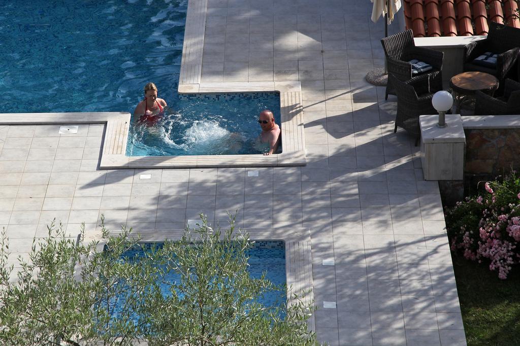 Hotel Carmen クルニカ エクステリア 写真