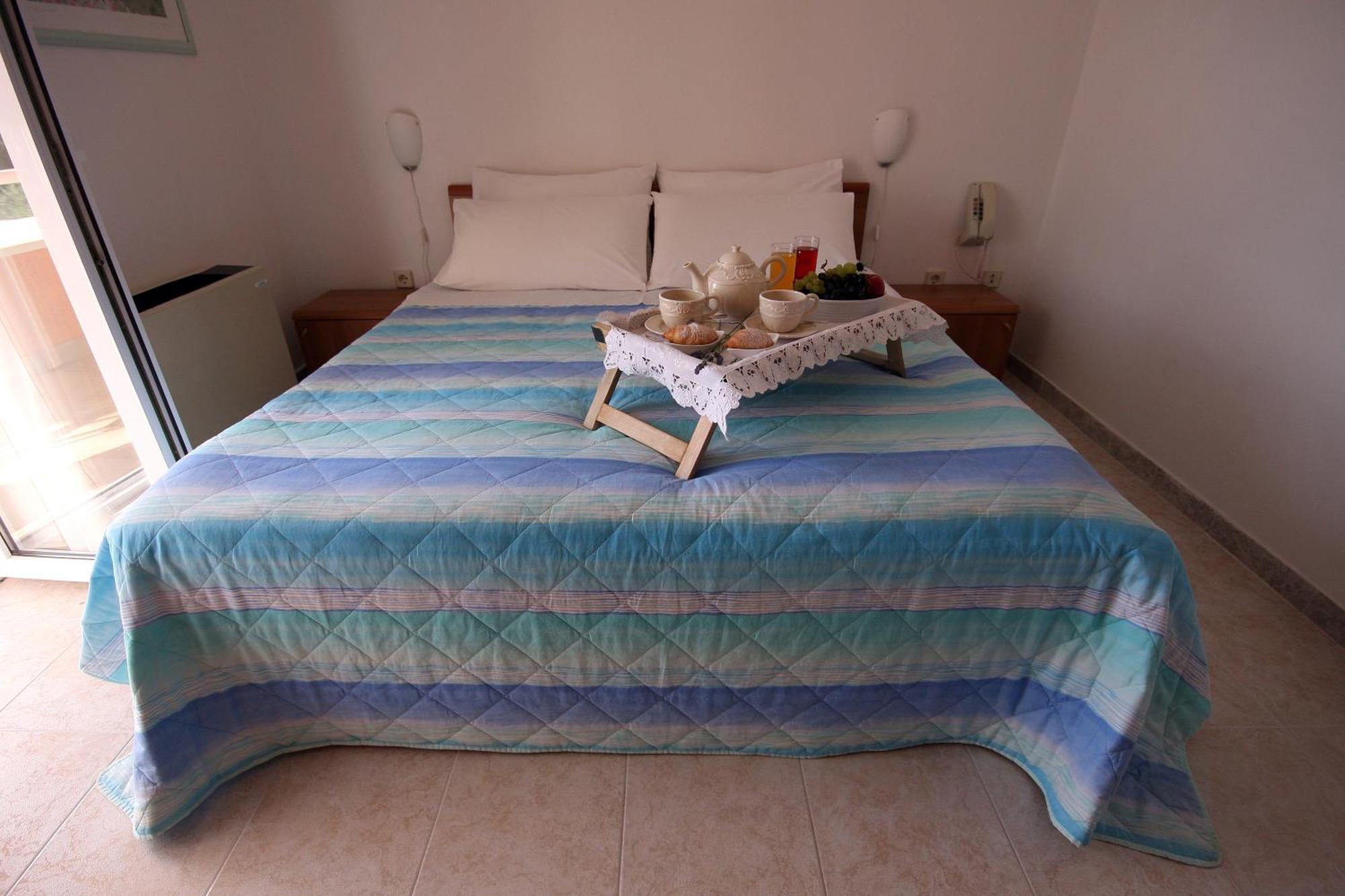 Hotel Carmen クルニカ 部屋 写真